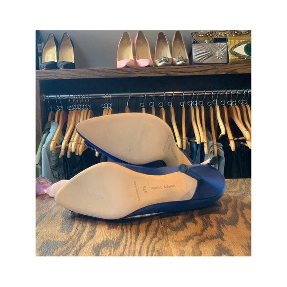 Hangisi Satin Crystal-Toe Pump - Picture 5 of 7